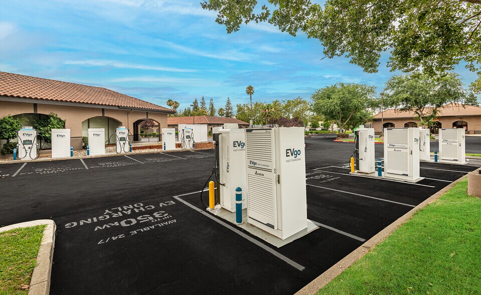 More Photos Of 2901 Sunrise Blvd, Rancho Cordova Unknown For Lease
