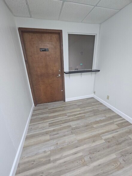 More Photos Of 14110 Transportation Ave, Laredo Distribution For Lease