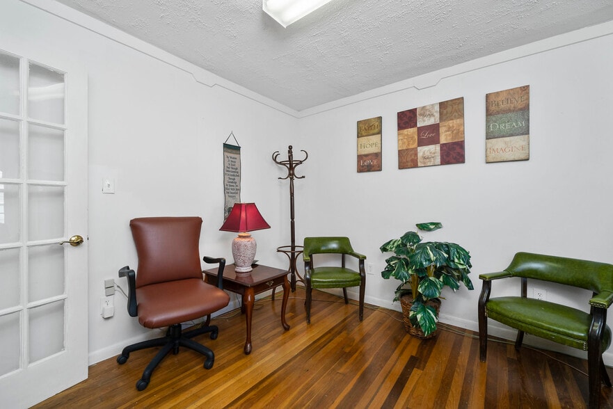 More Photos Of 505 Randolph Rd, Newport News Apartments For Sale