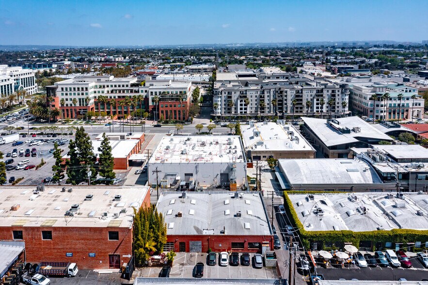 More Photos Of 2210 Broadway, Santa Monica Loft Creative Space For Lease