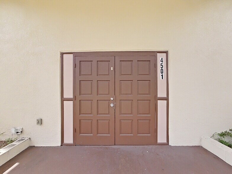 More Photos Of 4501 N 42nd St, Tampa Religious Facility For Sale