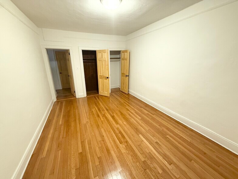 More Photos Of 190-17 Crocheron Ave, Flushing Apartments For Sale