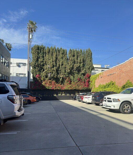 More Photos Of 8235 Santa Monica Blvd, West Hollywood Loft Creative Space For Lease