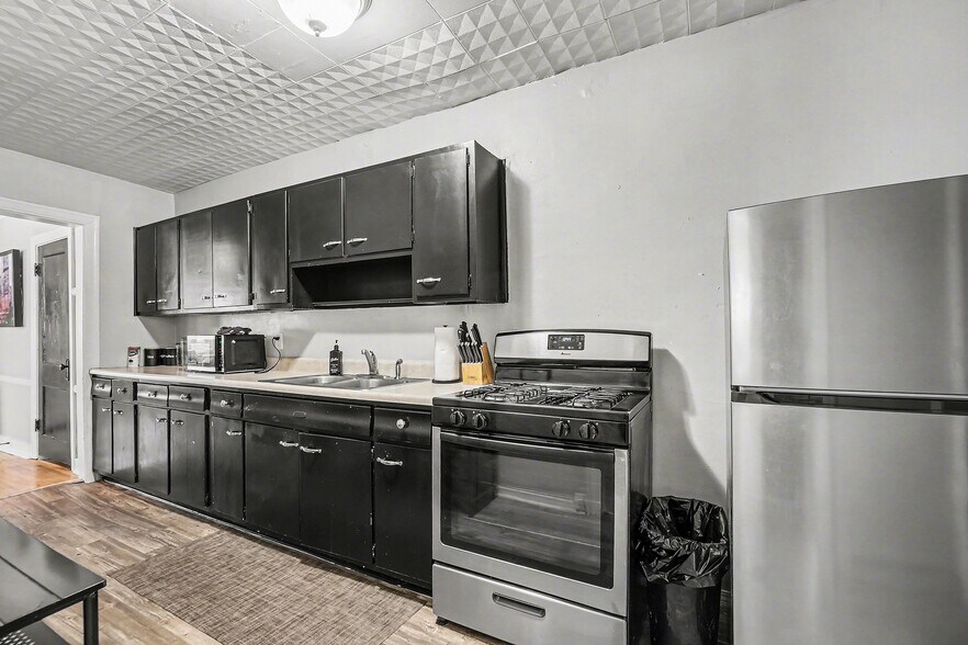 More Photos Of 4009-4015 Charlotte St, Kansas City Apartments For Sale