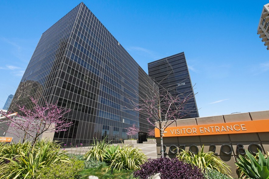 More Photos Of 2080 Century Park E, Los Angeles Medical For Lease