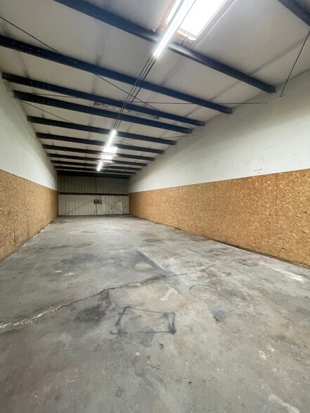 More Photos Of 3164 N Marks Ave, Fresno Warehouse For Lease
