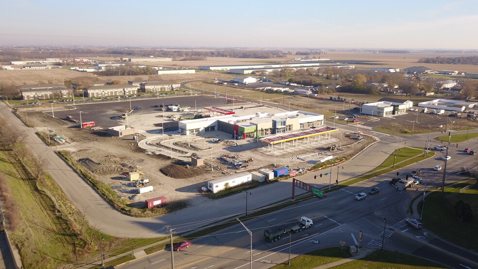 Primary Photo Of 2205 E Court St, Kankakee Truck Stop For Lease