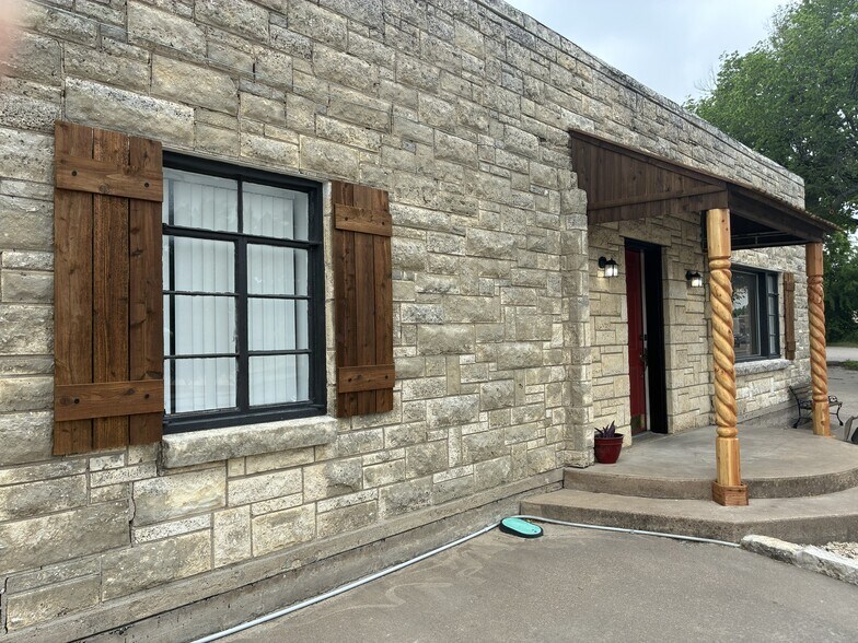 More Photos Of 116 Santa Fe Dr, Weatherford Office For Lease