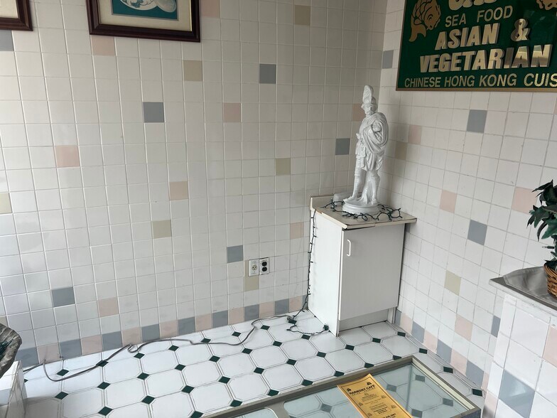 More Photos Of 3287 1/2 M, Washington Restaurant For Sale