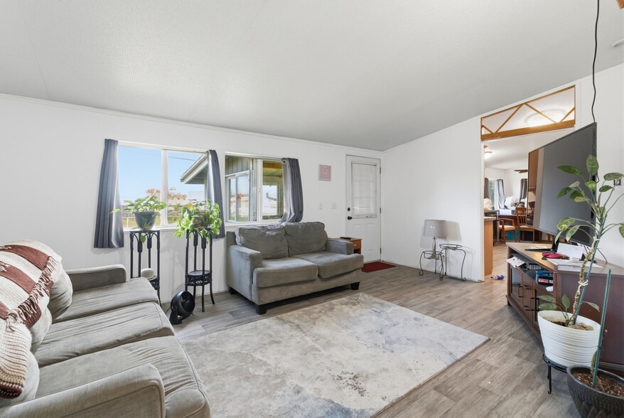 More Photos Of 29850 Kelso St, Eugene Industrial For Sale