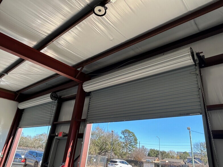 More Photos Of 4503 Gessner Rd, Houston Freestanding For Lease