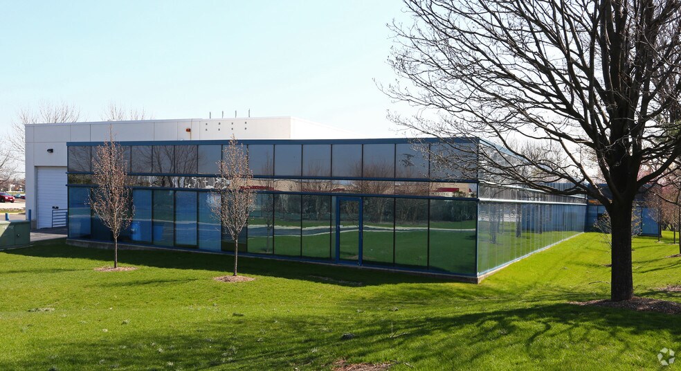 More Photos Of 500 W Algonquin Rd, Mount Prospect Flex For Sale