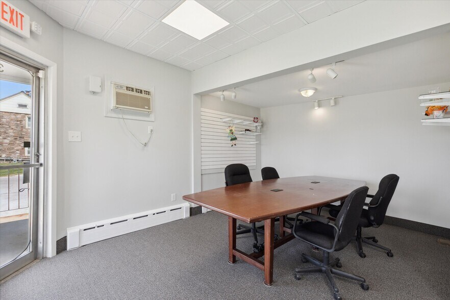 More Photos Of 363 W Johnson Hwy, Norristown Office For Lease