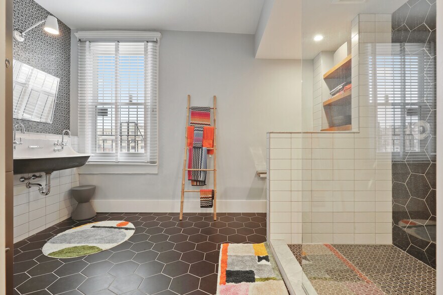 More Photos Of 1019 Cathedral St, Baltimore Office Residential For Sale