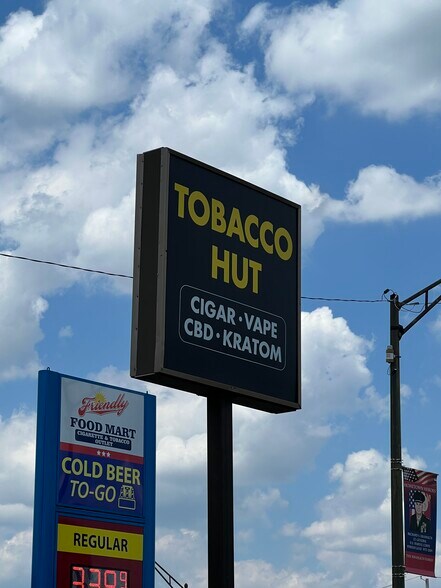 More Photos Of 2282 MacArthur Rd, Whitehall Freestanding For Lease