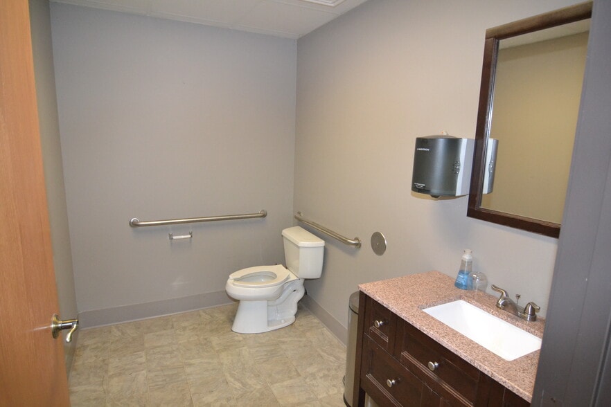 More Photos Of 227133 Rib Mountain Dr, Rib Mountain Storefront Retail Office For Lease