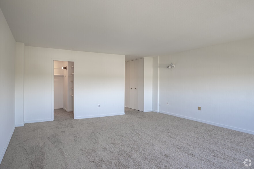 More Photos Of 5105 N Park Dr, Pennsauken Apartments For Lease