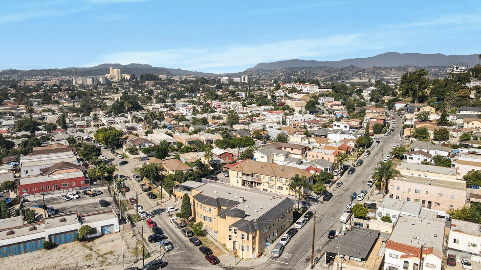 More Photos Of 3209 Dobinson St, Los Angeles Apartments For Sale