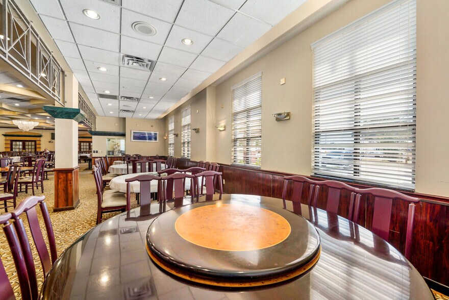 More Photos Of 2529 S 6 Hwy, Houston Restaurant For Sale