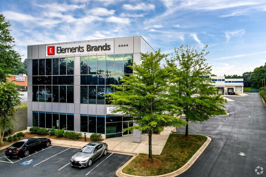 More Photos Of 4444-4446 South Blvd, Charlotte Warehouse For Lease