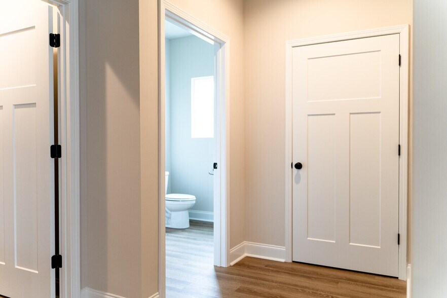 More Photos Of 208 Straight Dr, Anderson Medical For Lease