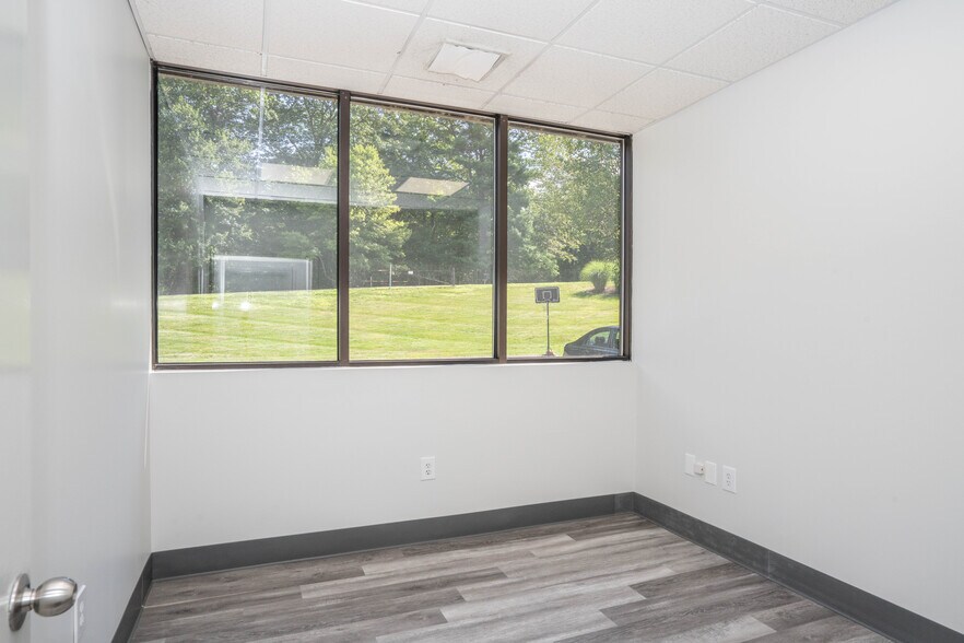 More Photos Of 299 Industrial Ln, Torrington Distribution For Lease