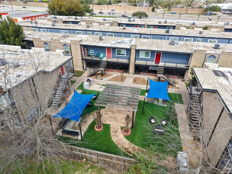 More Photos Of 9707 Timberside Dr, Houston Apartments For Sale