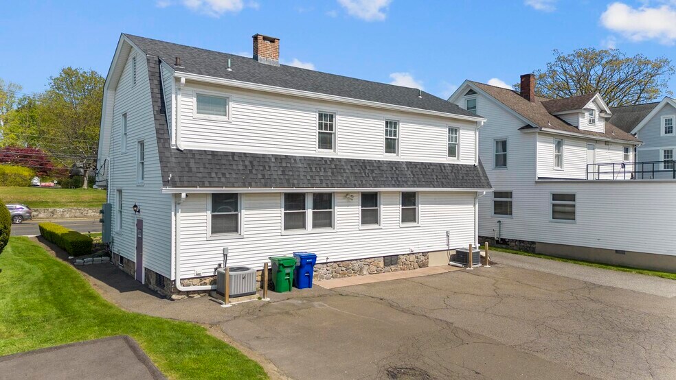 More Photos Of 158 East Ave, Norwalk Office For Lease