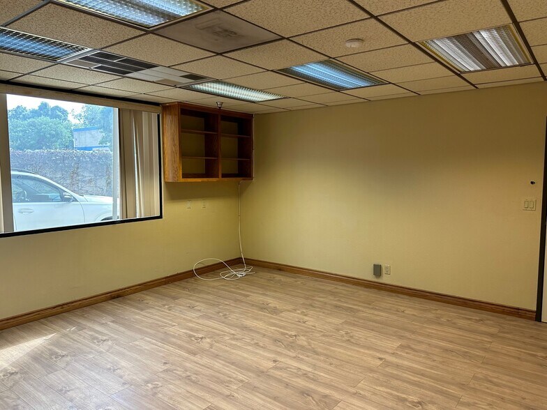 More Photos Of 11930 Goldring Rd, Arcadia Light Distribution For Sale
