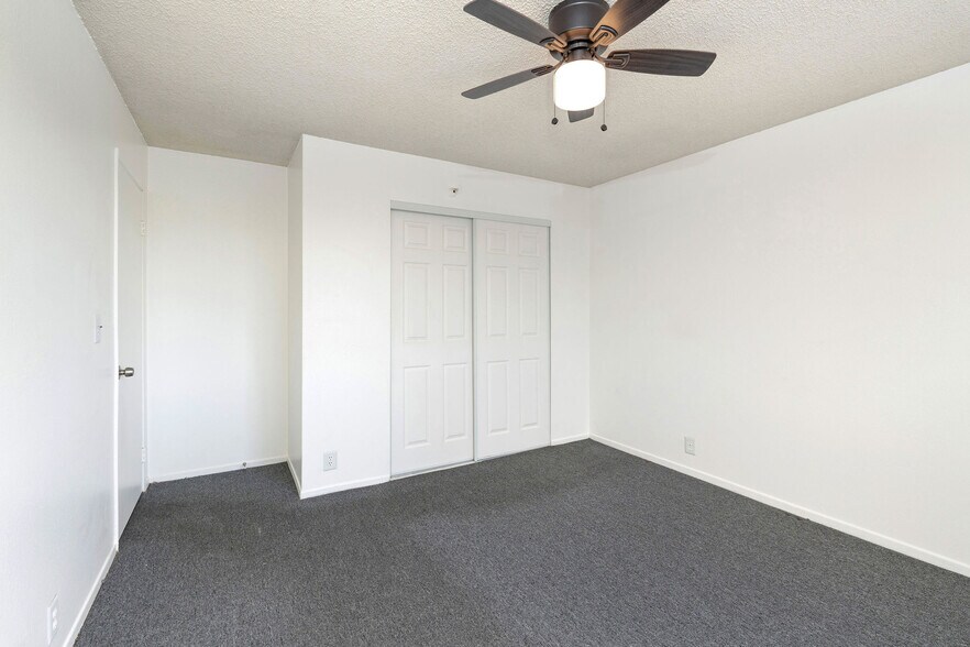 More Photos Of 12501 Kornblum Ave, Hawthorne Apartments For Sale