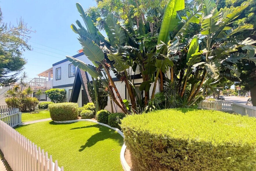 More Photos Of 2403 Louella Ave, Venice Apartments For Sale