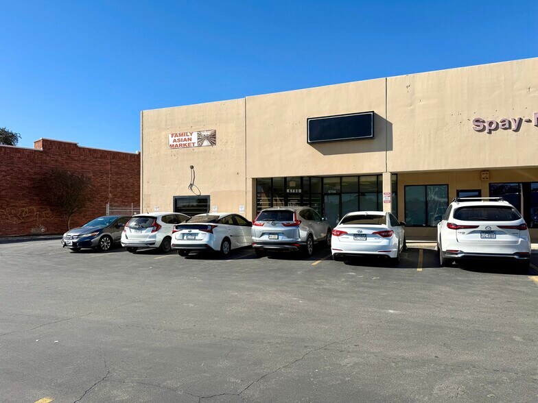 More Photos Of 6750-6772 Ingram Rd, San Antonio Storefront Retail Office For Lease