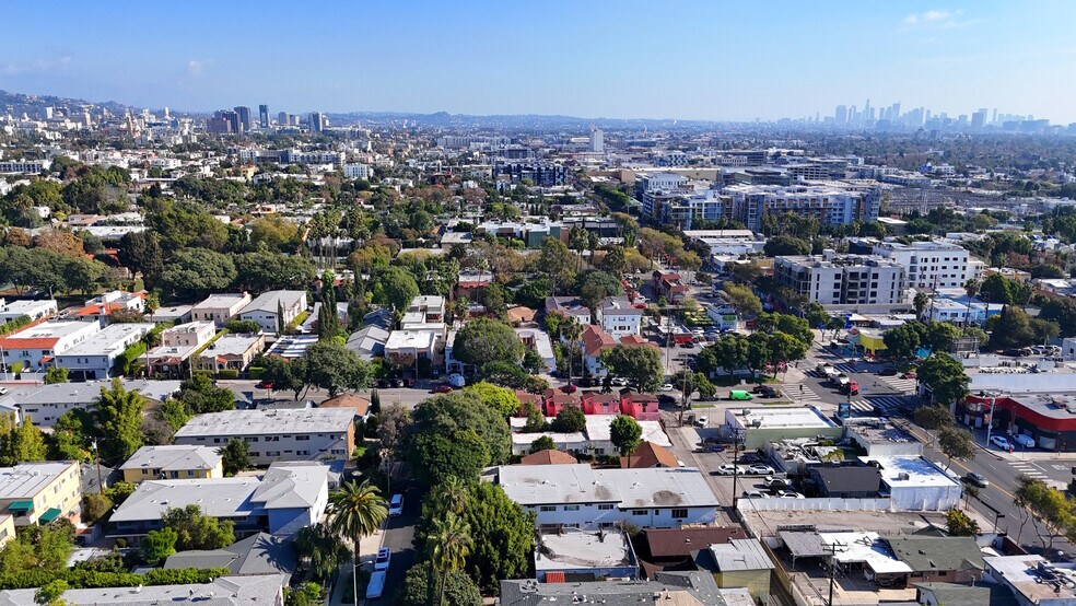 More Photos Of 7506 Norton Ave, West Hollywood Apartments For Sale