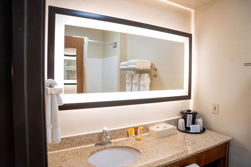 More Photos Of 115 N Water St, Coshocton Hotel For Sale