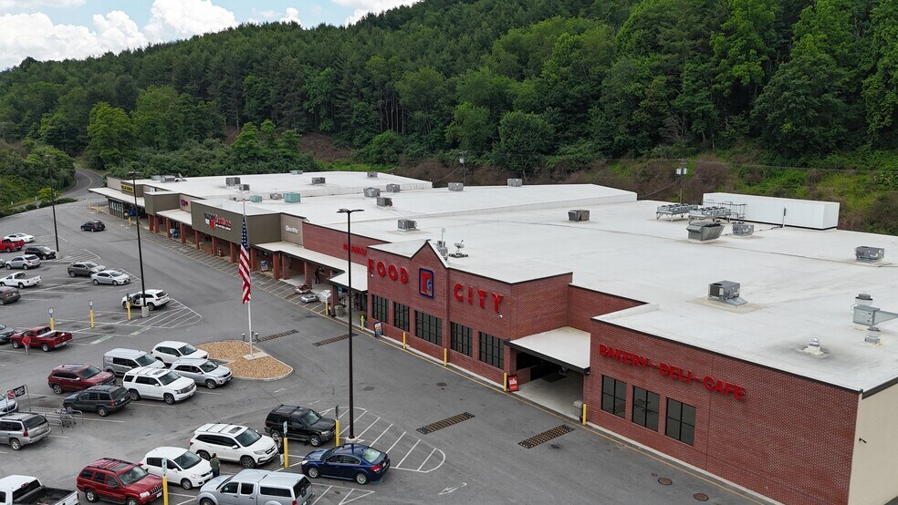 More Photos Of 568 E Main St, Independence Storefront For Lease