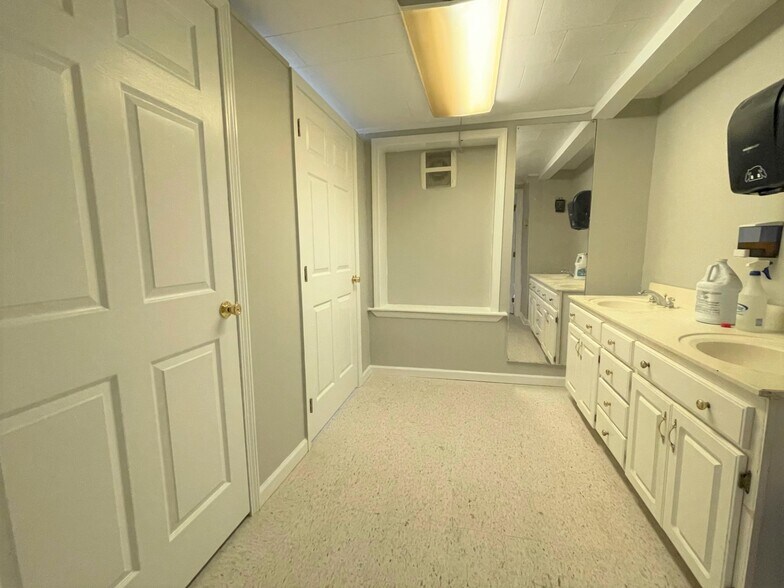 More Photos Of 201 W Morgan St, Wadesboro Office For Sale