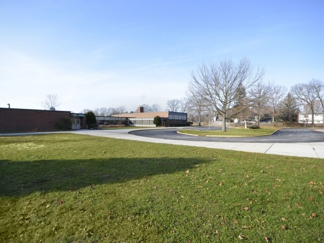 More Photos Of 350 Higbie Ln, West Islip Office For Lease