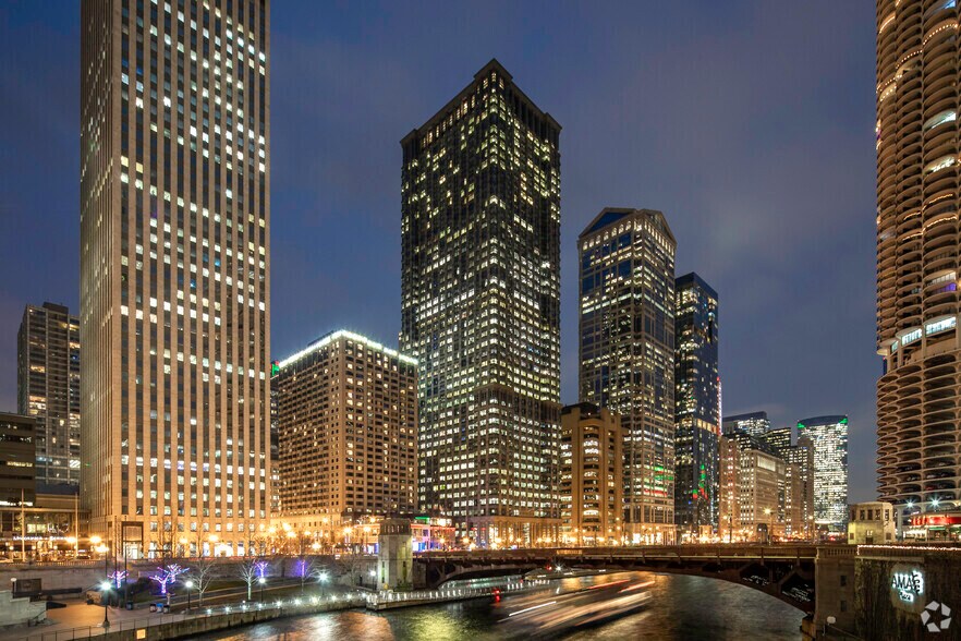More Photos Of 35 W Wacker Dr, Chicago Office For Lease