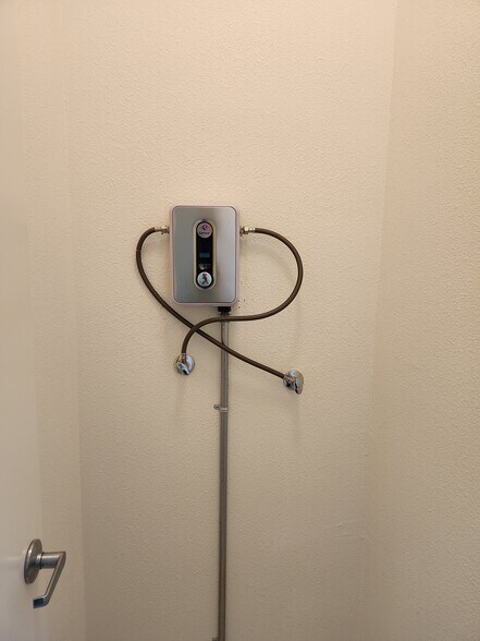 More Photos Of 4725-4737 Mangels Blvd, Fairfield Light Distribution For Sale