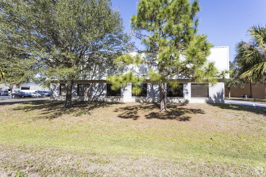 More Photos Of 8141 Blaikie Ct, Sarasota Warehouse For Lease