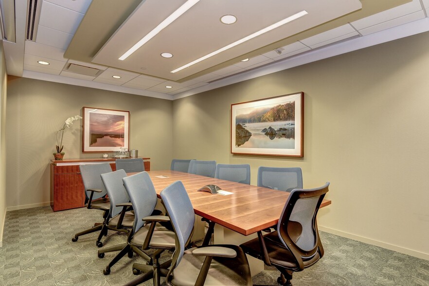 Primary Photo Of 1001 N 19th St, Arlington Office For Lease