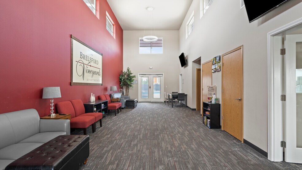 More Photos Of 215 University Dr, Richland Apartments For Sale