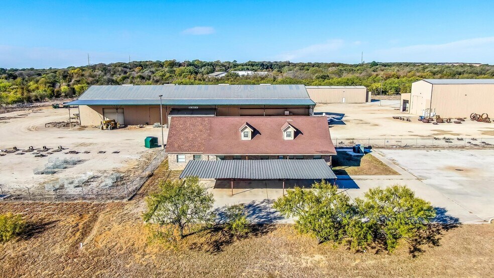 More Photos Of 520 Tradeway Dr, Mineral Wells Warehouse For Sale