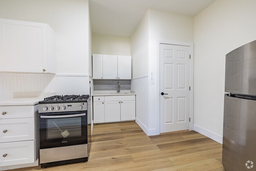 More Photos Of 218 N Pinellas Ave, Tarpon Springs Apartments For Sale