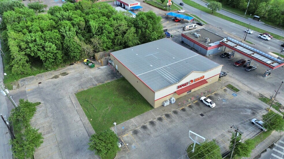 More Photos Of 8303 Calhoun Rd, Houston Freestanding For Lease