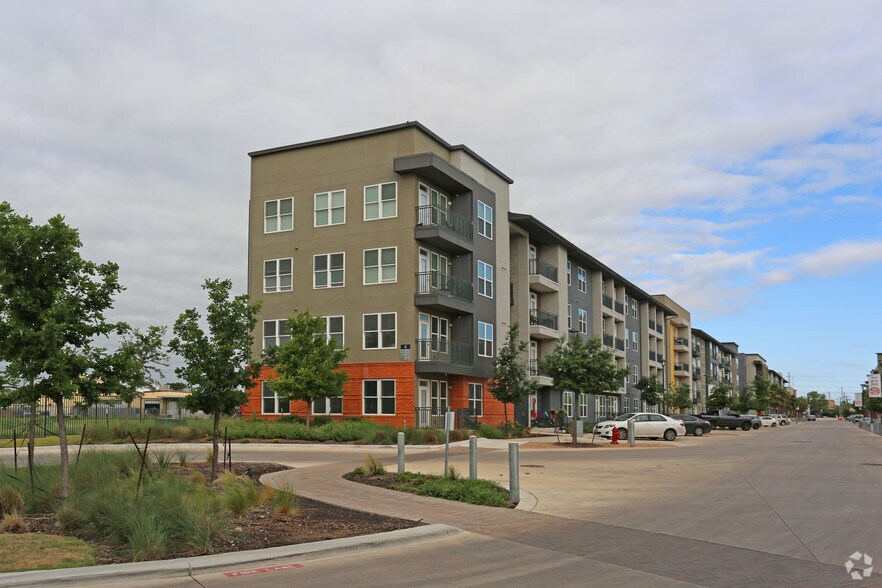 More Photos Of 423 Blue Star, San Antonio Apartments For Lease
