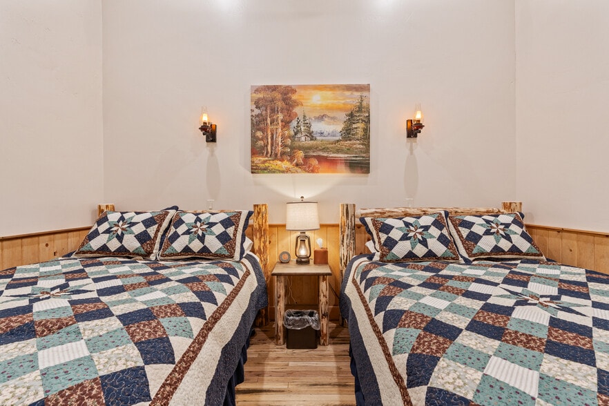 More Photos Of 417 Main St, Ashton Specialty For Sale