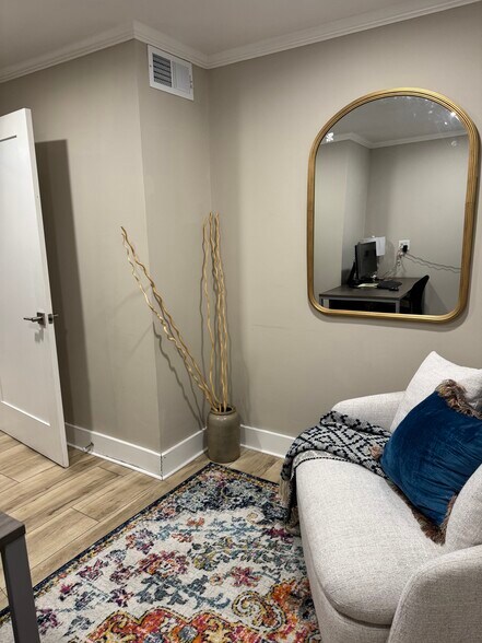 More Photos Of 4651 Roswell Rd NE, Atlanta Medical For Lease