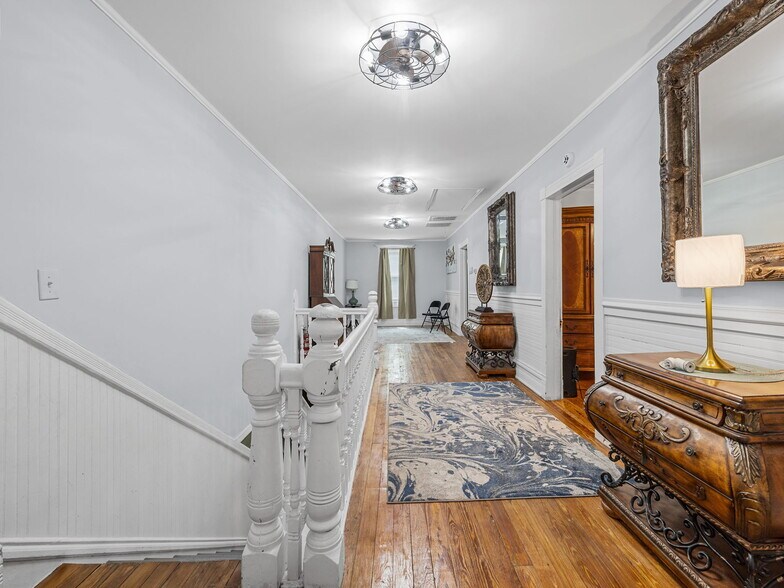 More Photos Of 515 N Main St, Woodruff Specialty For Sale