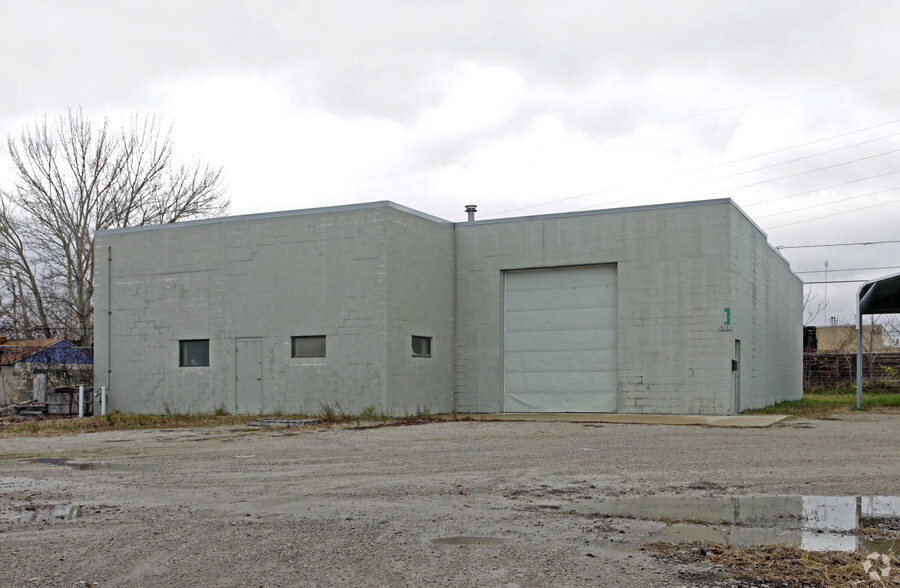 Primary Photo Of 515 Burbank Dr, Toledo Service For Lease